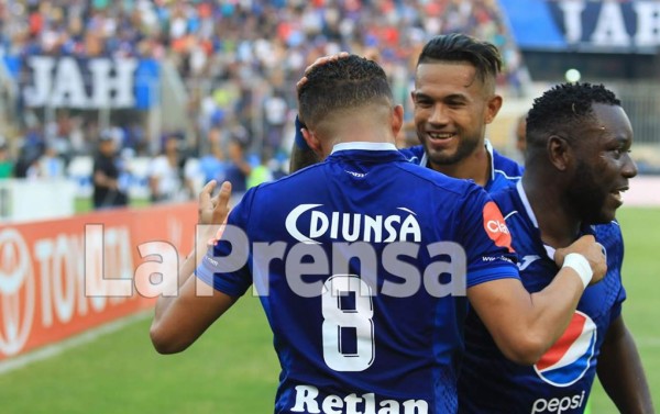 Motagua a la final tras superar por reglamento a un Olimpia con nueve