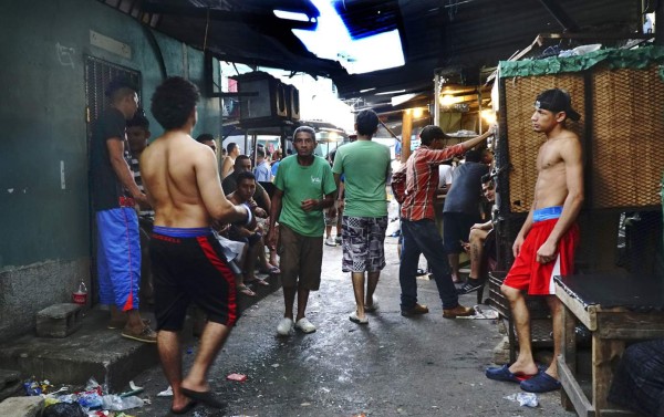 Los últimos 791 reos serán trasladados esta mañana del Centro Penal Sampedrano