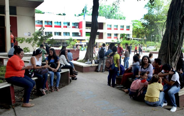 Alumnos mostraron sus trabajos.