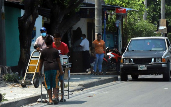 Sampedranos se relajan en el uso de mascarilla ante baja de casos de covid