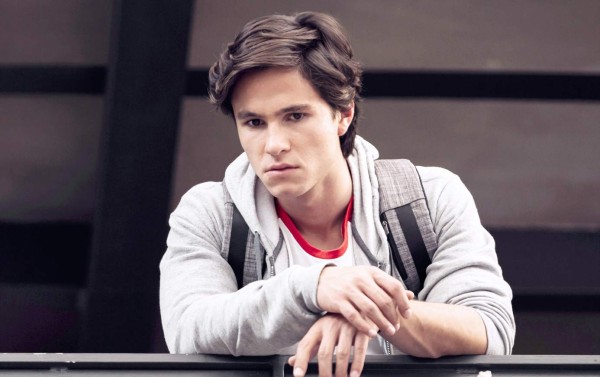 Michael Ronda escala en su carrera con 'Control Z”