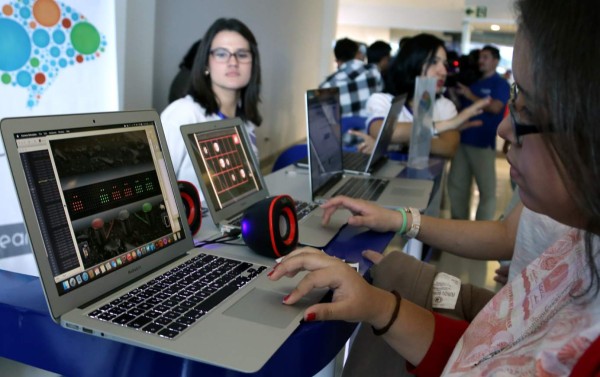 Hondureños inventan brazo mecánico para beneficiar a discapacitados