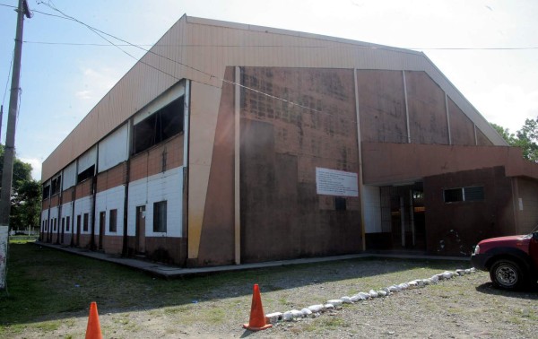 Cierran el histórico gimnasio Simón Azcona en La Ceiba