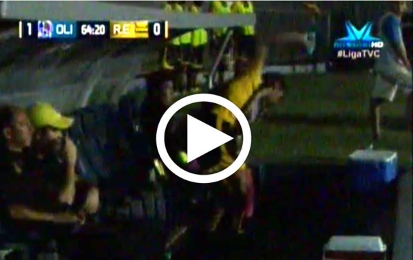 VIDEO: La rabieta de Nicolás Cardozo en la banca del Real España