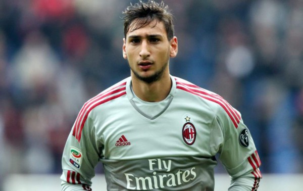 Portero de 17 años de edad hace historia en Italia