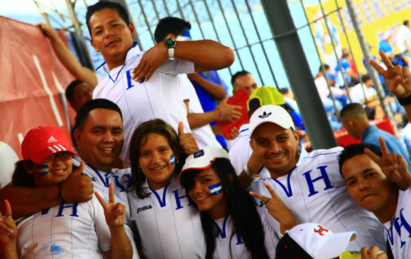 Video: Así vivieron los hondureños el empate ante Panamá