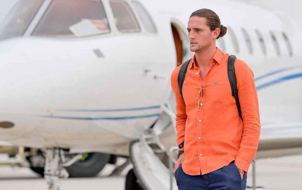 Centrocampista francés Rabiot llega gratis a la Juventus de Italia