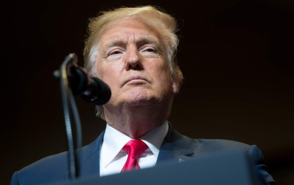 Jefa de Seguridad Nacional estuvo cerca de renunciar tras ser reprendida en público por Trump