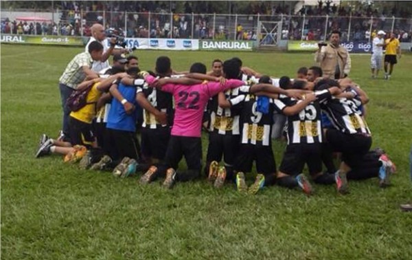 ¡Juventus de la Liga Mayor elimina al Parrillas One!