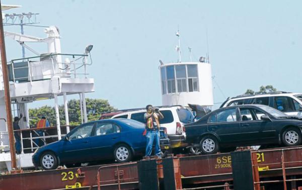 Importadores de carros piden publicación de decreto que otorga amnistía vehicular