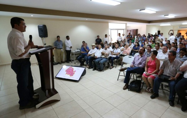 Gobierno anuncia construcción de carretera entre Pito Solo y Ceibita