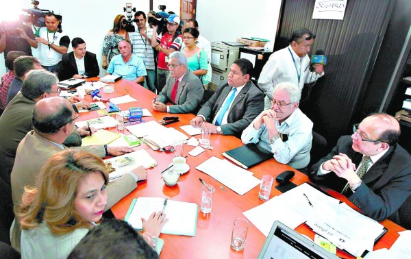 Junta Nominadora depurará currículos de aspirantes a Corte