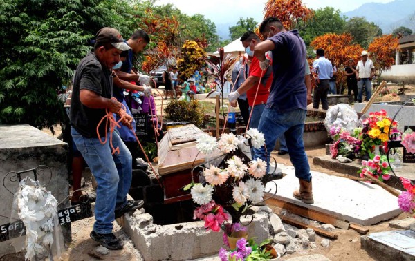 Madre pide justicia por la muerte de sus cuatro hijos