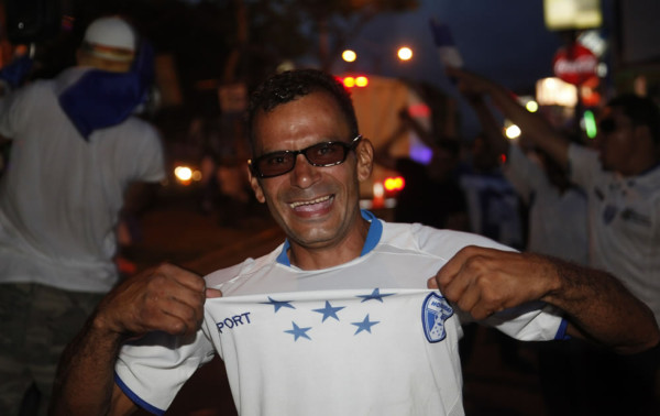 Vídeo: Hondureños celebran en las calles el triunfo ante Costa Rica