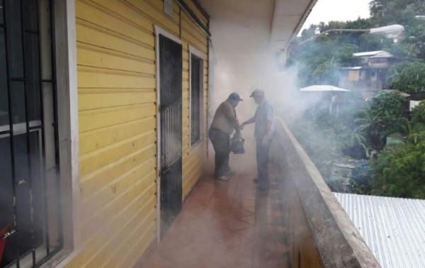 Huracán Earl deja varios evacuados en Honduras