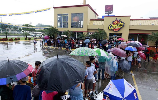 Miles comieron rico en el Día Nacional del Pollo