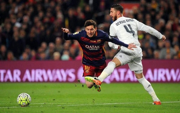 ¿Es penal de Sergio Ramos contra Messi?