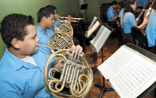 De aniversario la Escuela Victoriano López