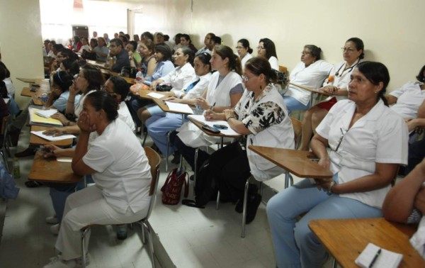 Enfermeras sampedranas exigirán medicinas en caminata