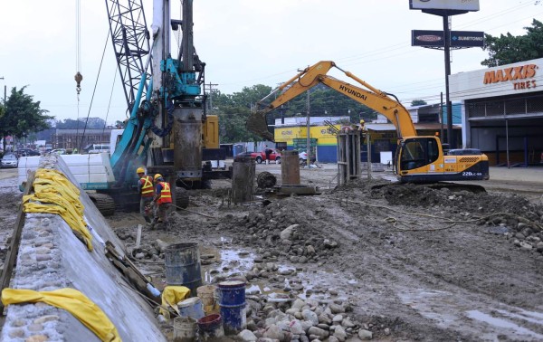 Avanzan trabajos en puente a desnivel de Circunvalación