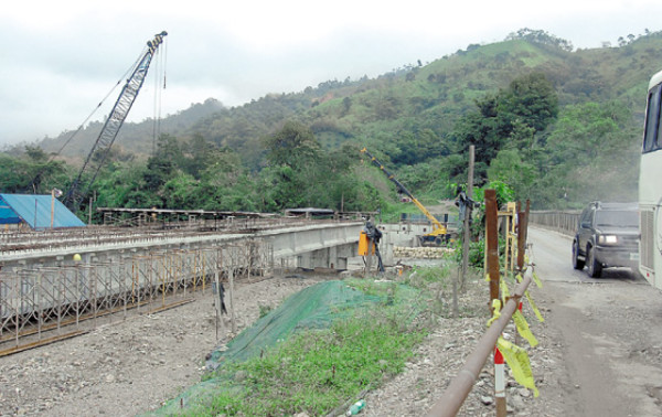 Destruida la red vial de la actual Honduras