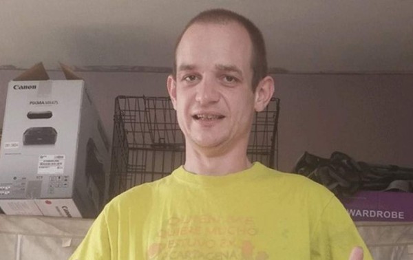 Facebook bloquea cuenta a hombre por tener nombre raro