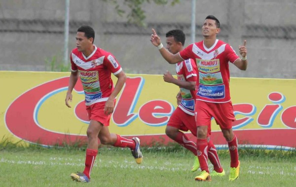 La Real Sociedad amarga al Marathón en el final