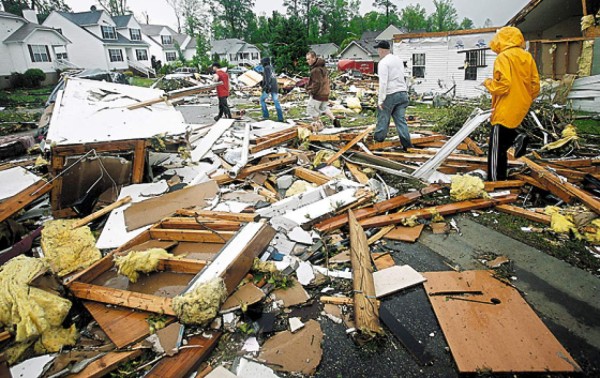 Tornado ocasiona destrozos en Virginia
