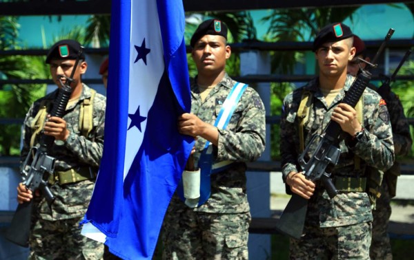 Soldados hondureños recuerdan a Morazán en su día