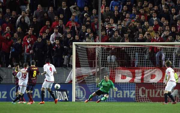 Messi responde con goles y le devuelve el liderato de la Liga al Barça