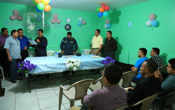 Se gradúan más de 50 presos en el penal sampedrano