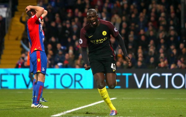 Pep Guardiola perdona a Yaya Touré y éste da el triunfo al Manchester City