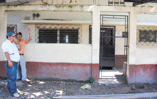 Cerrados once centros de salud en San Pedro