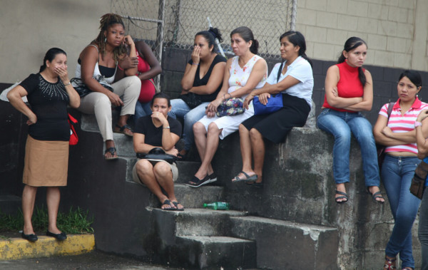 Incendio consume fábrica de camas y colchones en San Pedro Sula