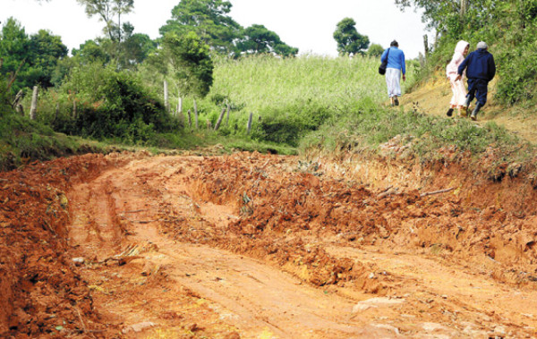 Nahuaterique: sin tierras y pésimas vías en ex bolsón