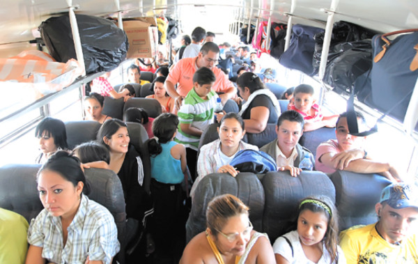 Unos 200,000 viajeros han salido al día de terminal