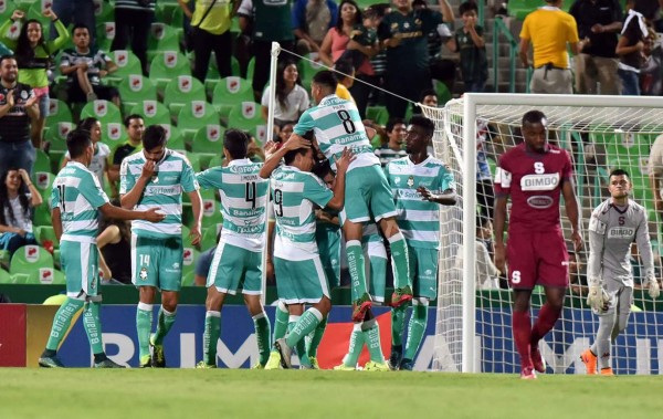 El Santos avanza a cuartos de final tras golear al Saprissa