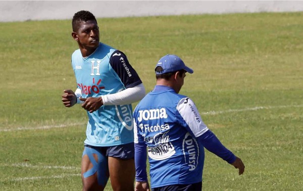 Cuidado especial para Costly y Bayron Méndez no entrenó