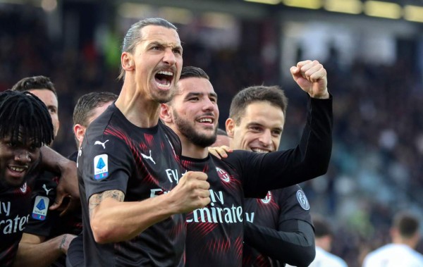 Zlatan Ibrahimovic marcó el segundo gol en la victoria del AC Milan contra el Cagliari. Foto EFE