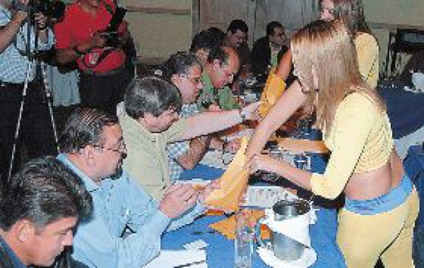 El campeón abre contra Platense