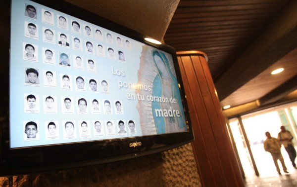 Mexicanos le rinden tributo a la virgen de Guadalupe