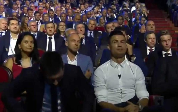 VIDEO: La reacción de Cristiano cuando Messi fue elegido como Mejor Delantero