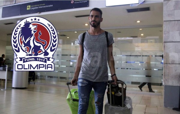 Nicolás del Grecco, refuerzo del Olimpia ya llegó al país