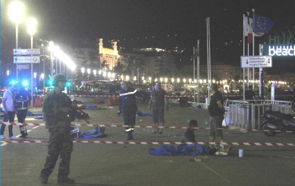Atentado en Francia: Un camión embiste una multitud