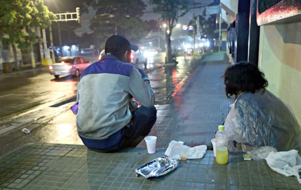 En prisión padres de niños payasitos que pedían en los buses