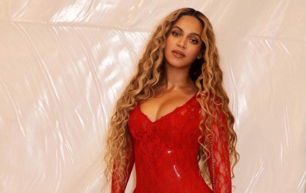 Beyoncé estrena documental en Netflix y lanza una nueva producción musical