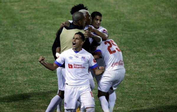 El Olimpia le pasó por encima al Motagua y lo echó de la Liga Concacaf.