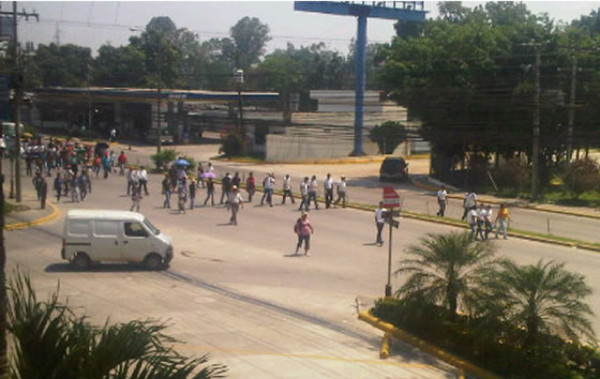Maestros siguen con protestas en Honduras