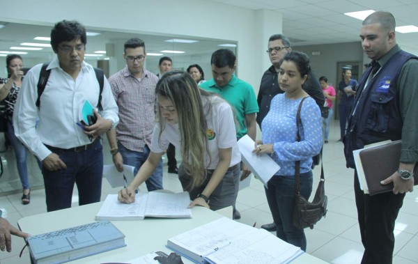 Prohíben a estudiantes protestar en la Unah-vs