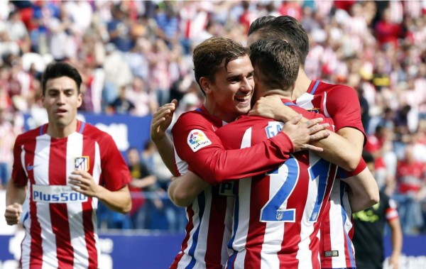 El Atlético golea al Sporting de Gijón y manda un aviso al Barcelona